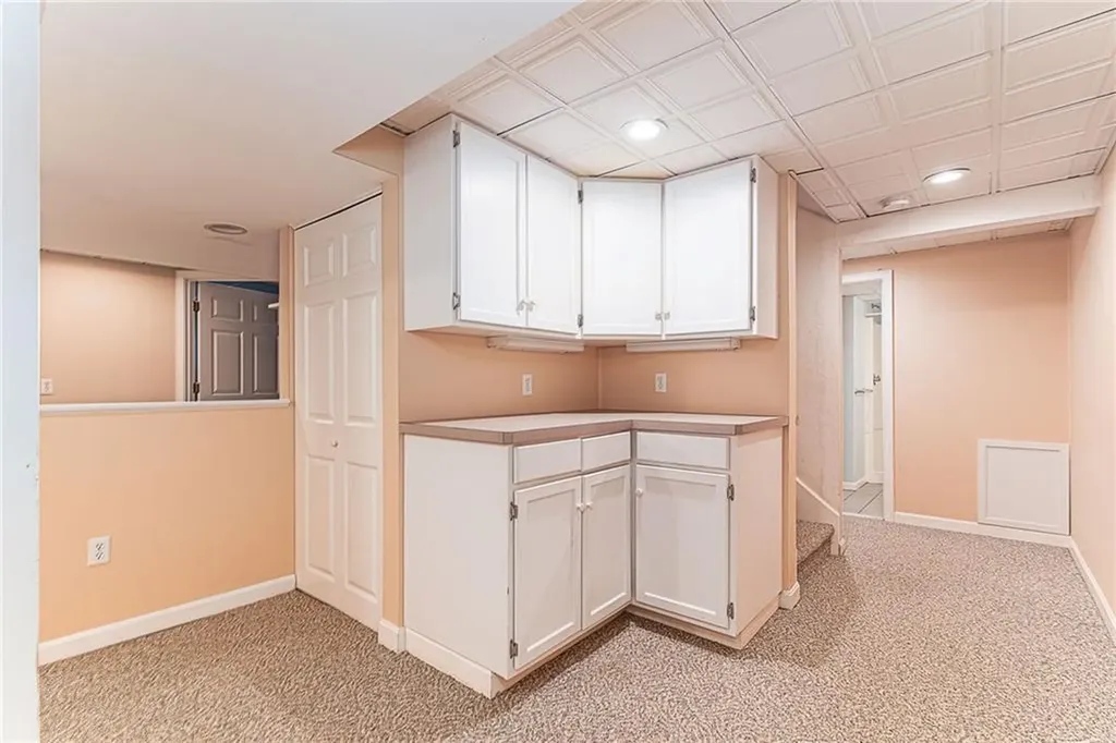 54 Foxridge Circle South Kingstown RI 02879