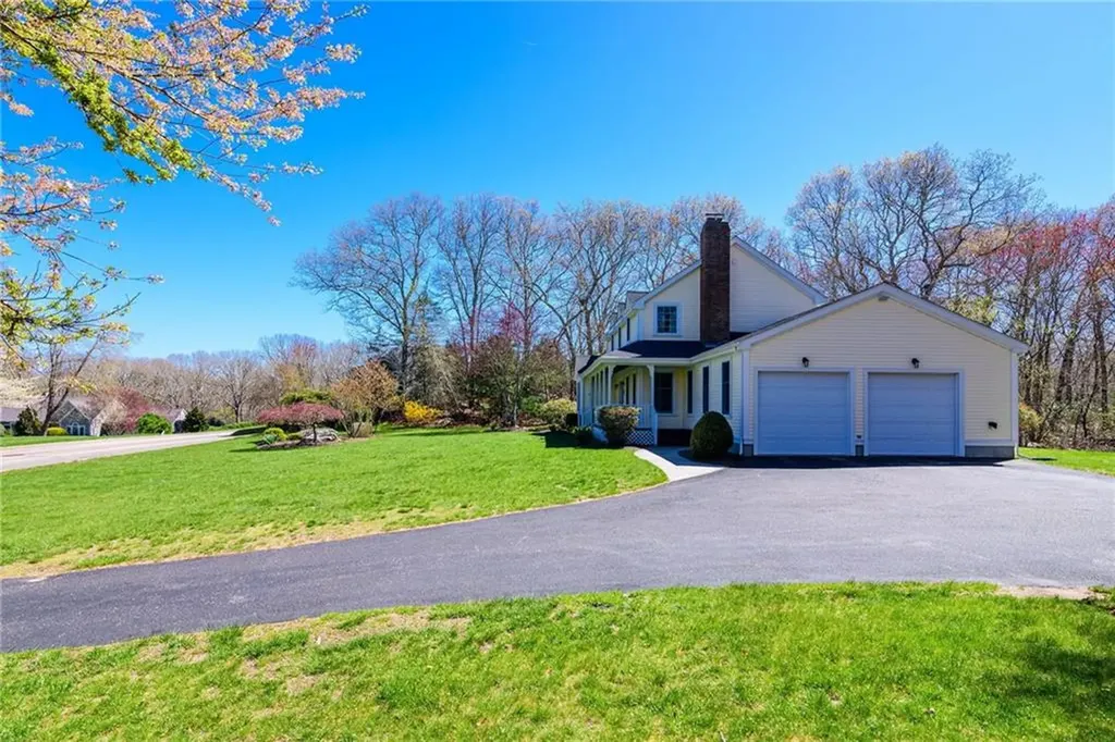 54 Foxridge Circle South Kingstown RI 02879