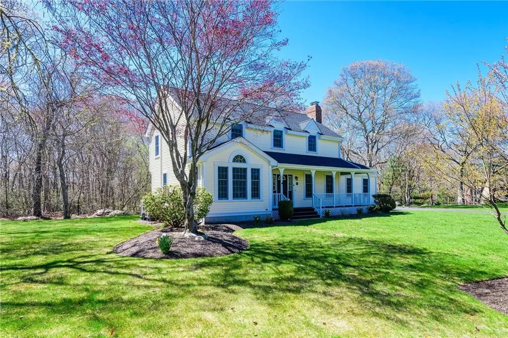 54 Foxridge Circle South Kingstown RI 02879