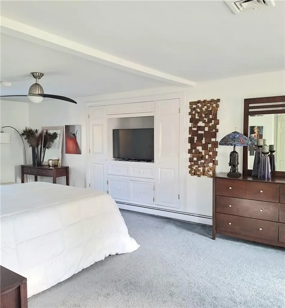 685 Pontiac Avenue Cranston RI 02910