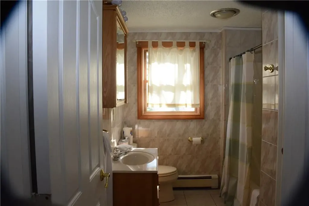 8 Seascape Avenue Middletown RI 02842