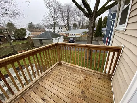 8 Caswell Avenue Newport RI 02840