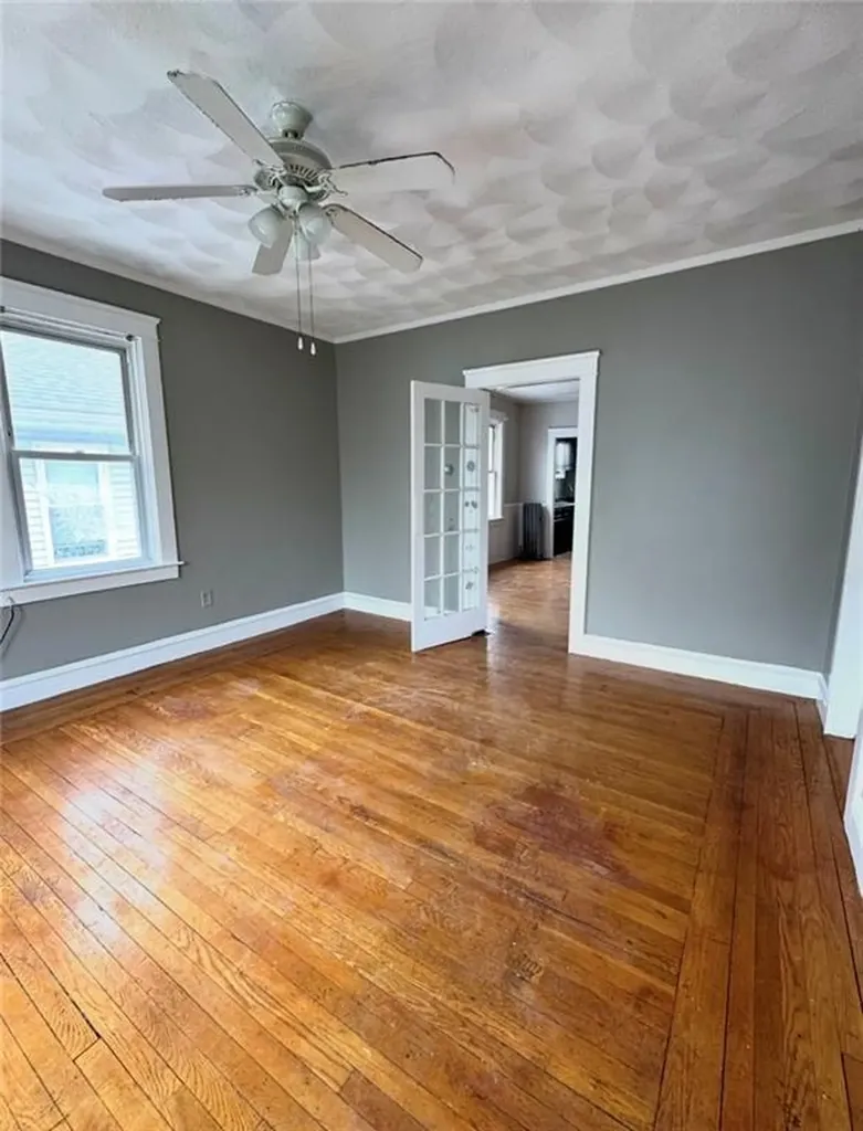 31 33 Richter Street Providence RI 02908