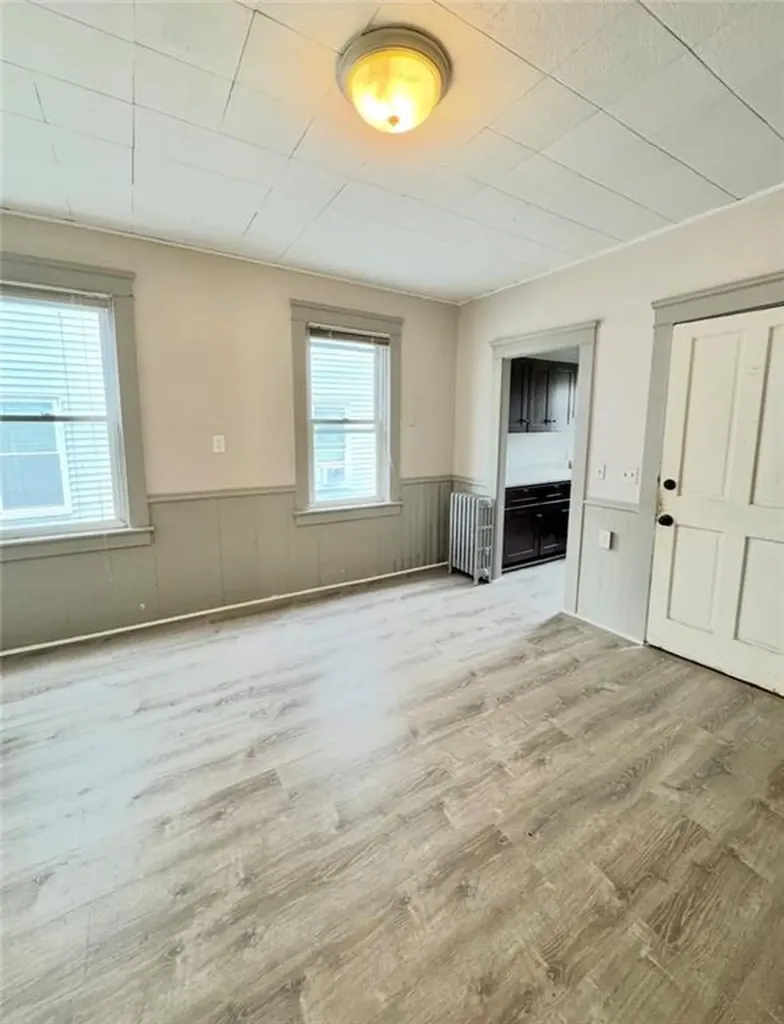 31 33 Richter Street Providence RI 02908
