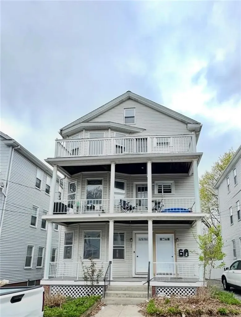 31 33 Richter Street Providence RI 02908