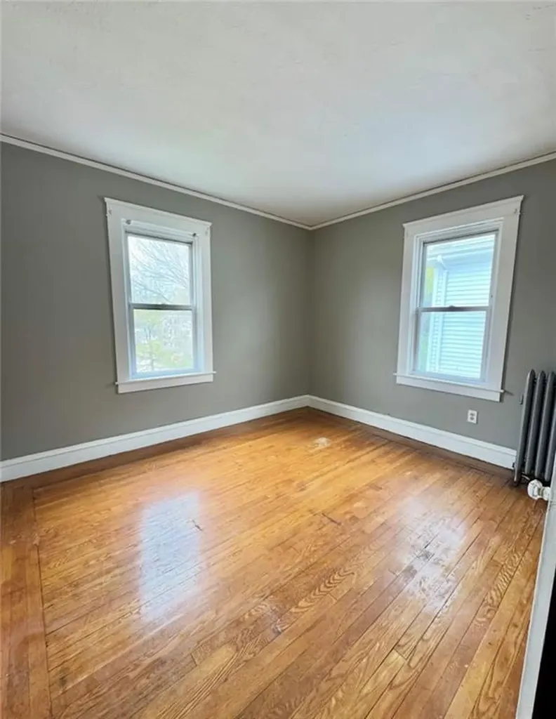 31 33 Richter Street Providence RI 02908