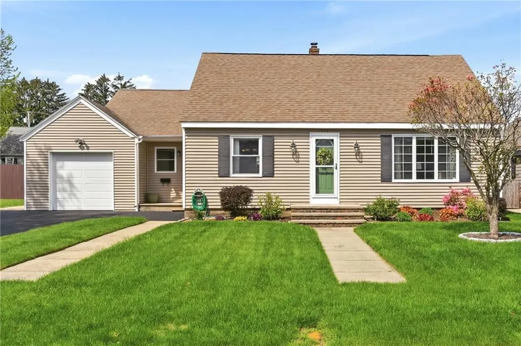 123 Royal Avenue Cranston RI 02920