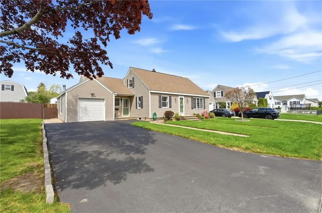 123 Royal Avenue Cranston RI 02920