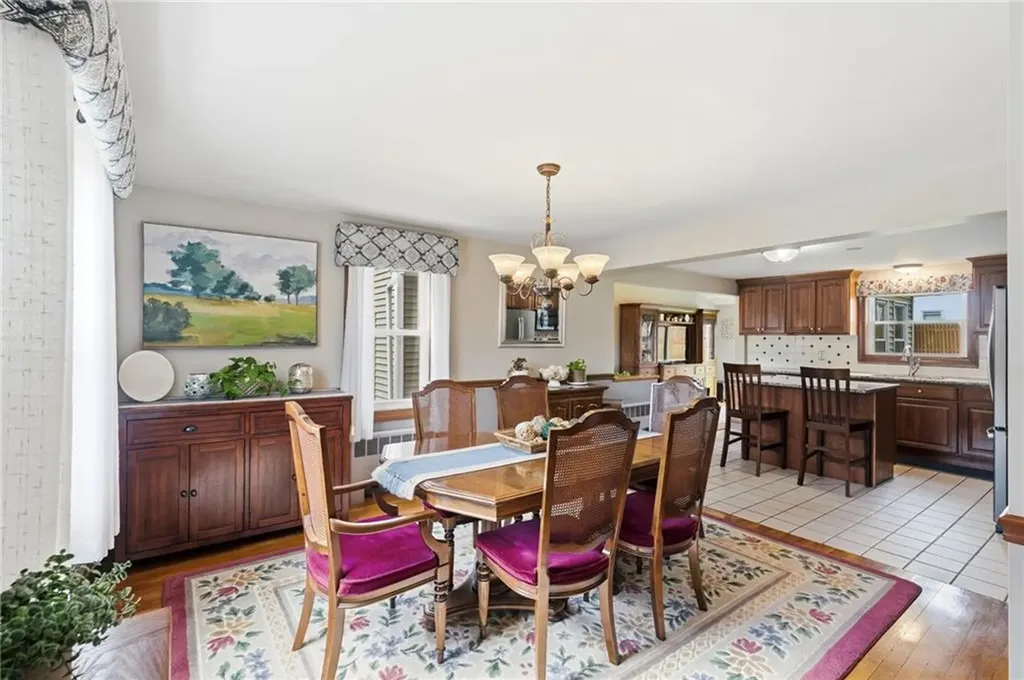 123 Royal Avenue Cranston RI 02920