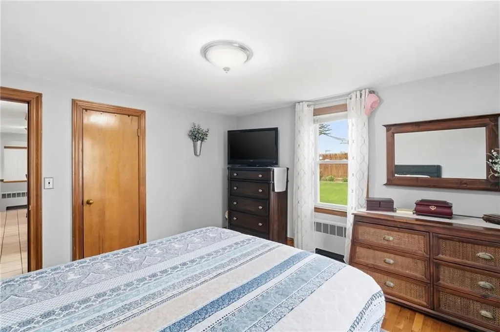 123 Royal Avenue Cranston RI 02920