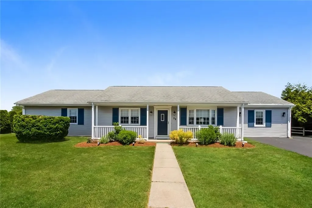 39 Davisville Lane Narragansett RI 02882