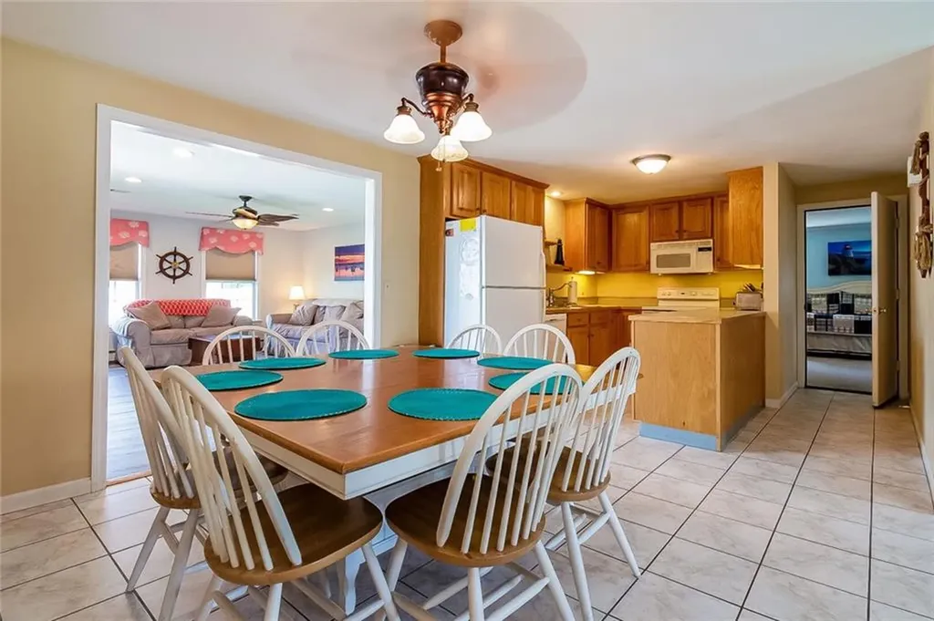 39 Davisville Lane Narragansett RI 02882