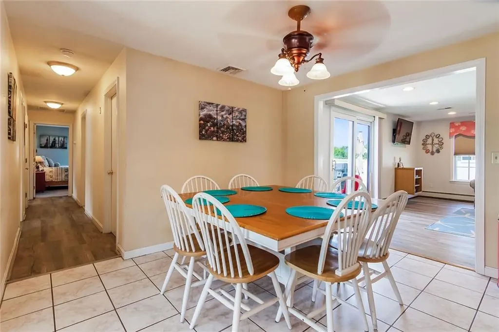 39 Davisville Lane Narragansett RI 02882