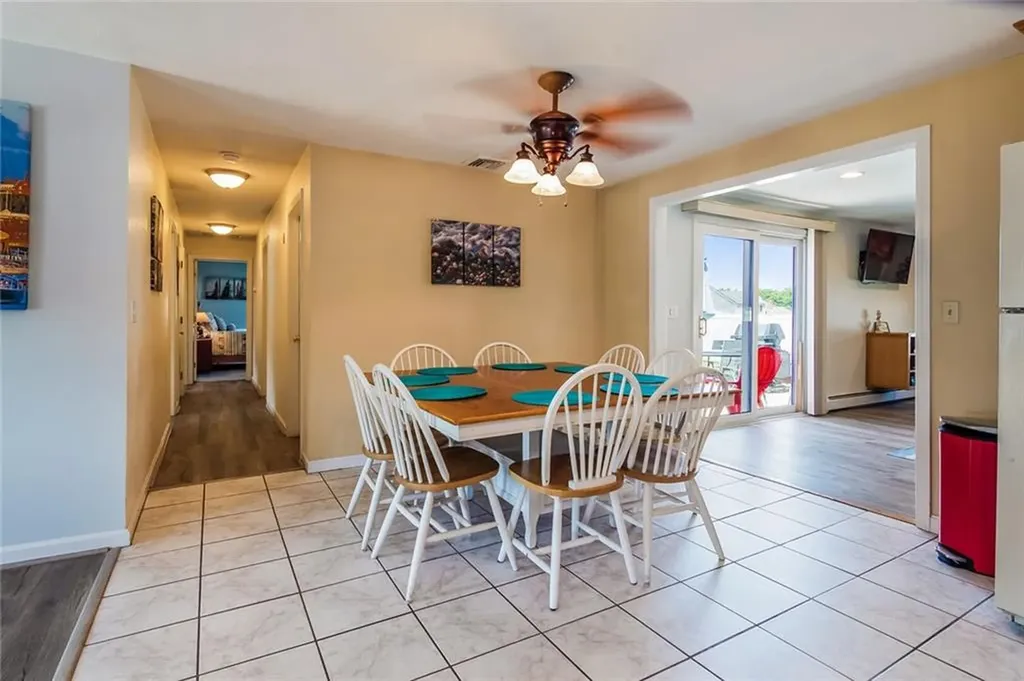 39 Davisville Lane Narragansett RI 02882
