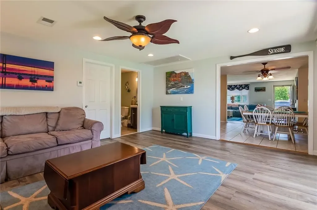39 Davisville Lane Narragansett RI 02882