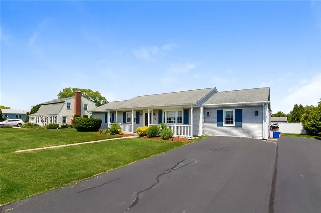 39 Davisville Lane Narragansett RI 02882