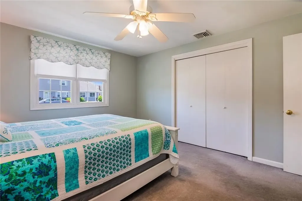 39 Davisville Lane Narragansett RI 02882