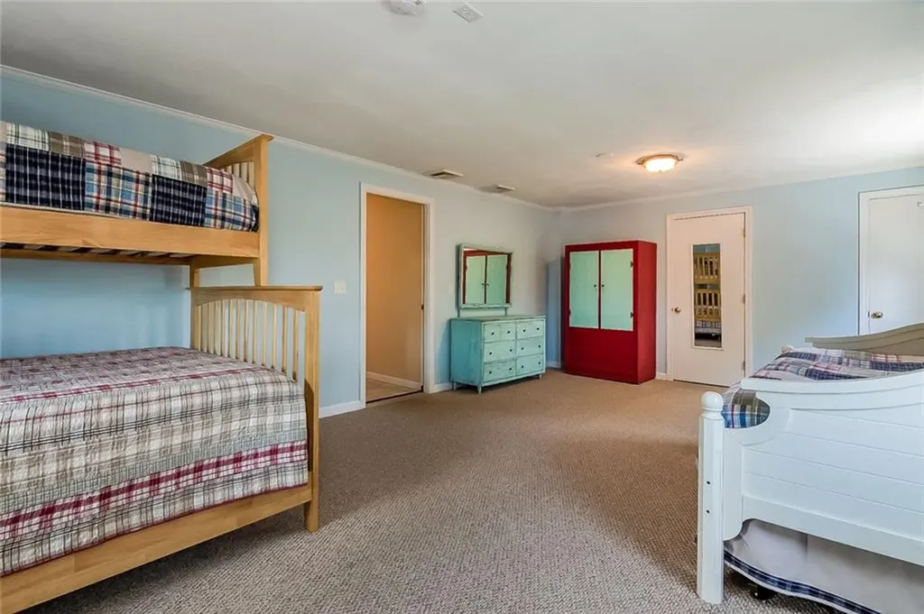 39 Davisville Lane Narragansett RI 02882