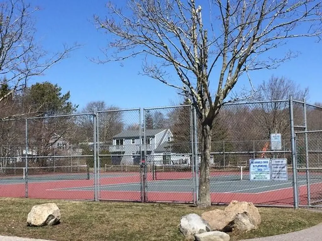 39 Davisville Lane Narragansett RI 02882