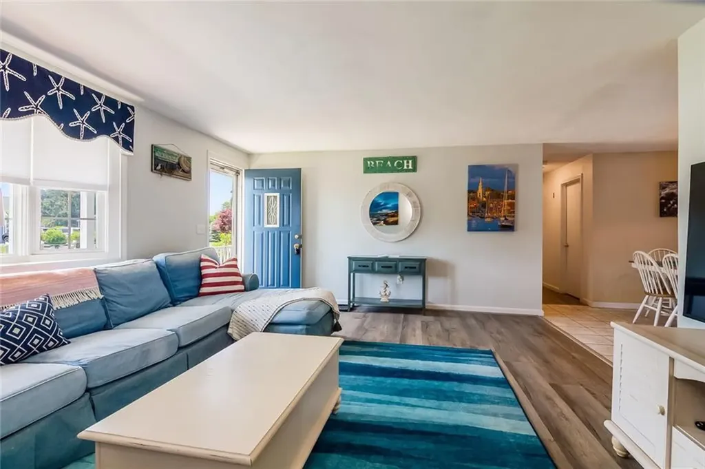 39 Davisville Lane Narragansett RI 02882
