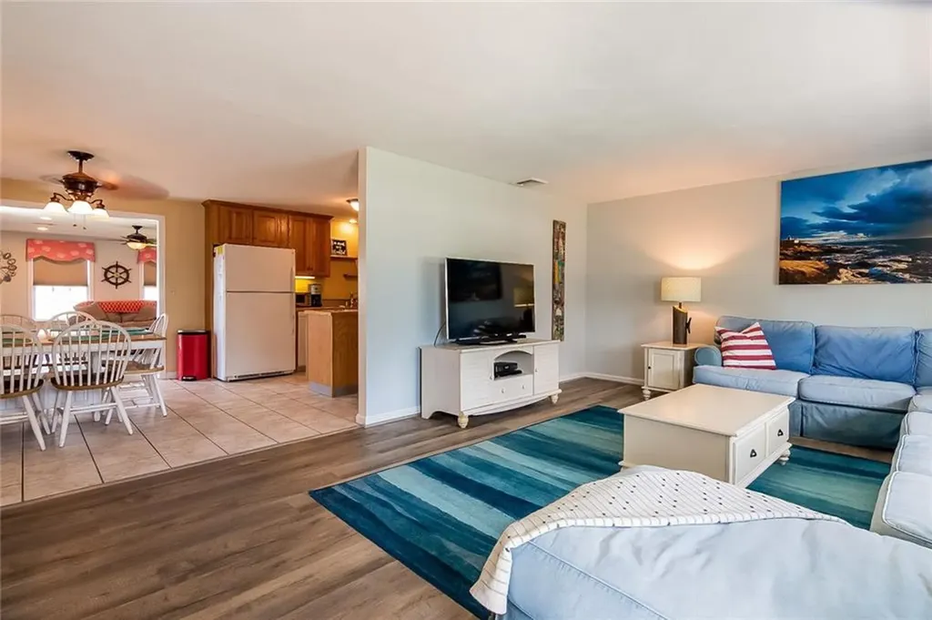39 Davisville Lane Narragansett RI 02882