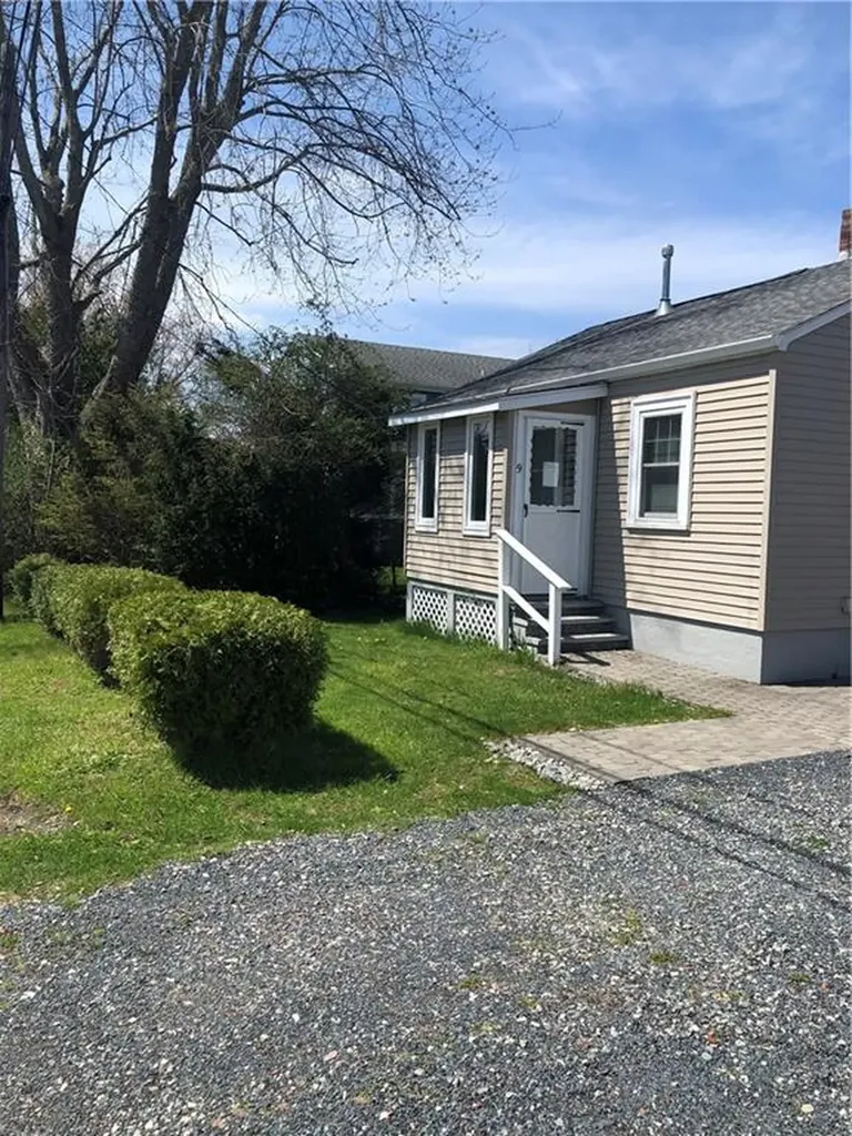 9 Palmer Avenue Warren RI 02885