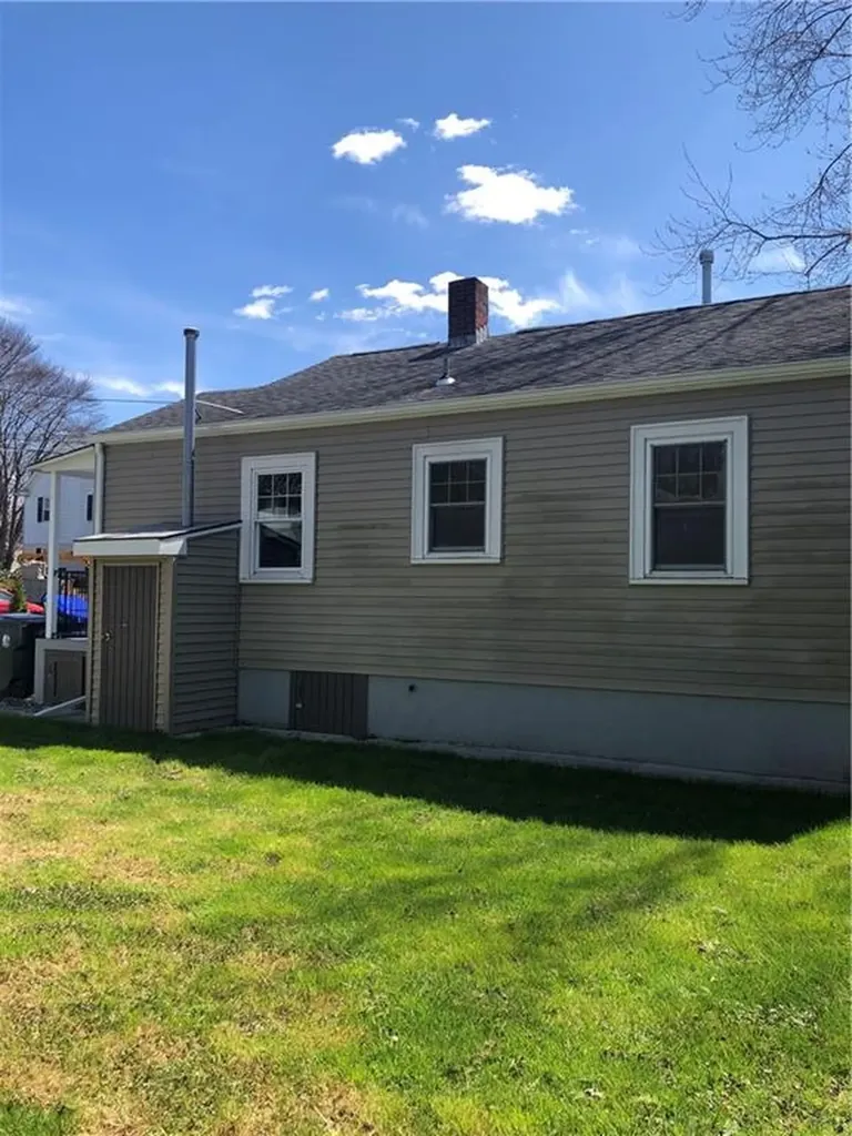 9 Palmer Avenue Warren RI 02885