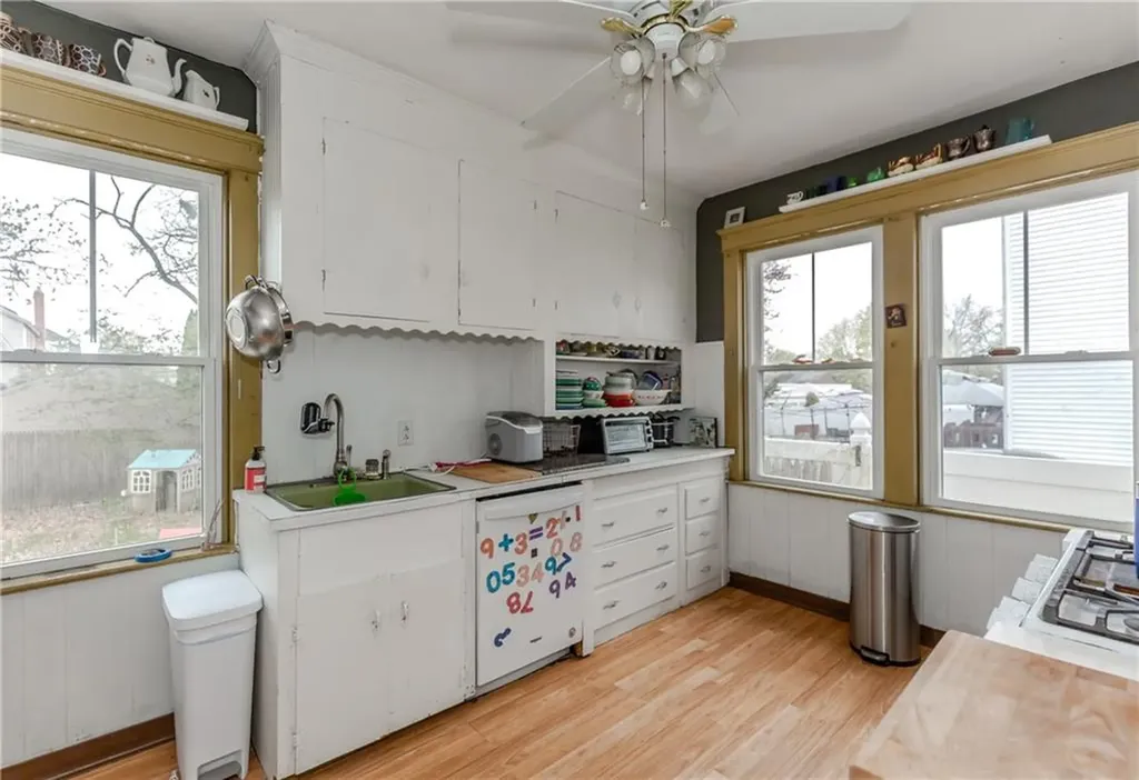 18 Bow Street Cranston RI 02905