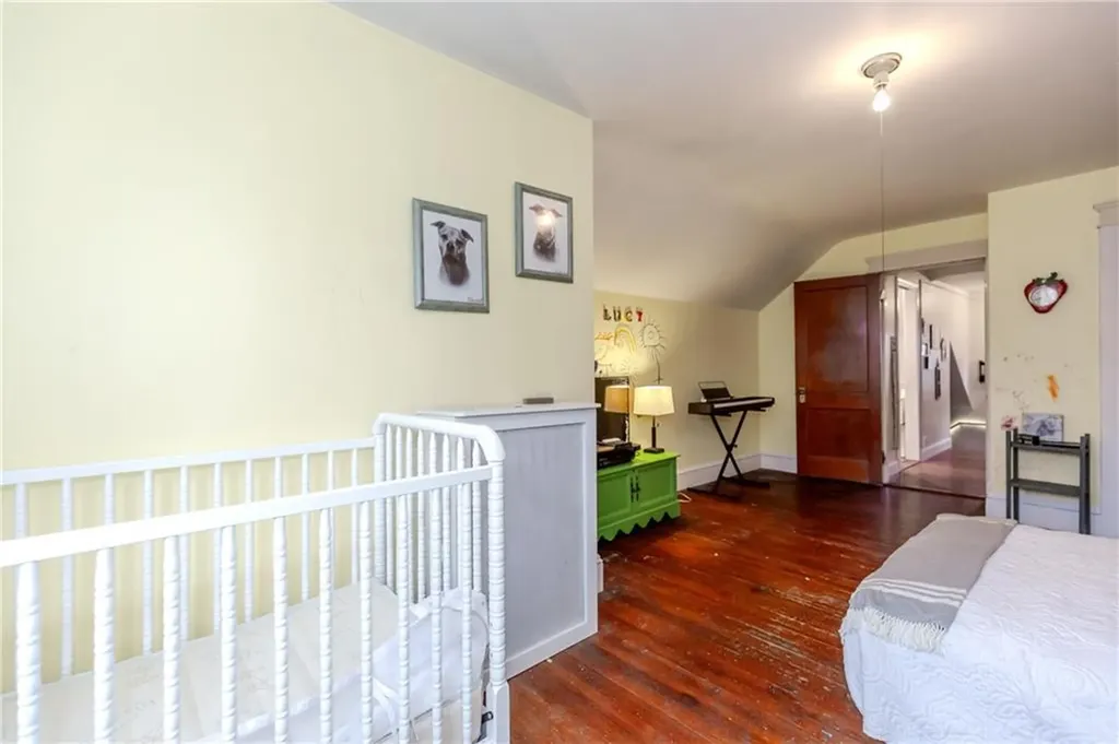 18 Bow Street Cranston RI 02905