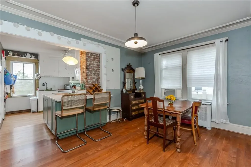 18 Bow Street Cranston RI 02905