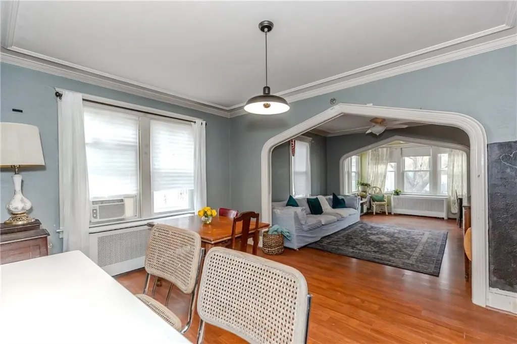 18 Bow Street Cranston RI 02905