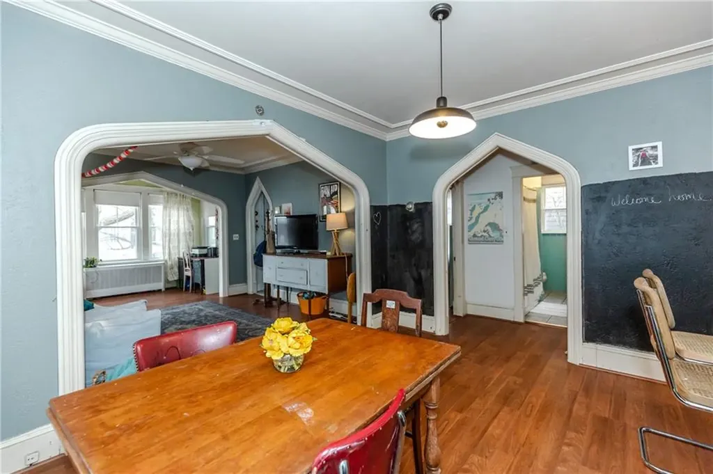 18 Bow Street Cranston RI 02905
