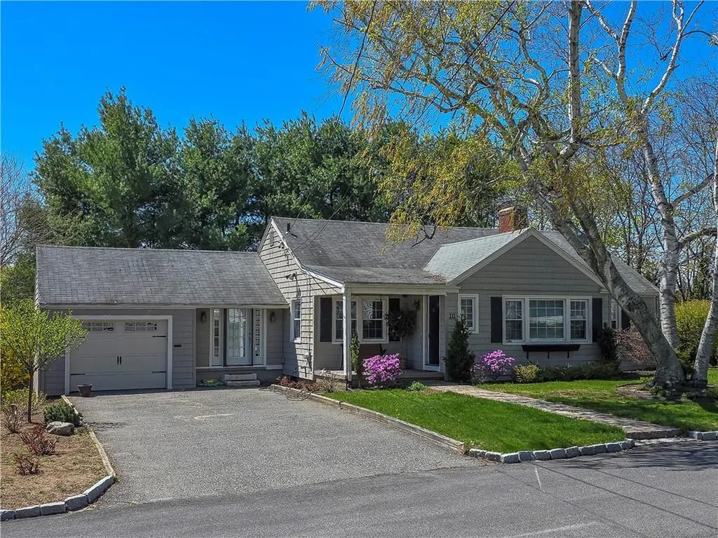 111 Wannamoisett Road East Providence RI 02914