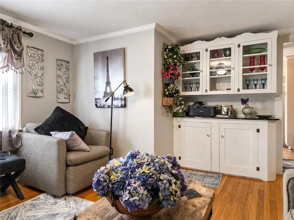 111 Wannamoisett Road East Providence RI 02914