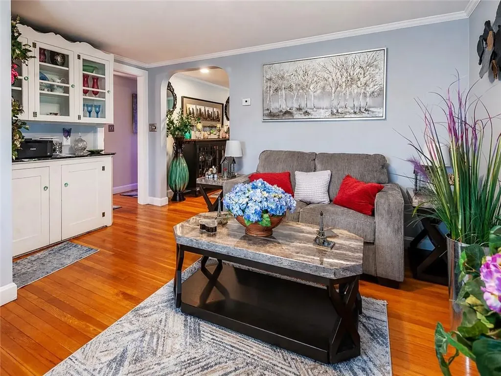 111 Wannamoisett Road East Providence RI 02914