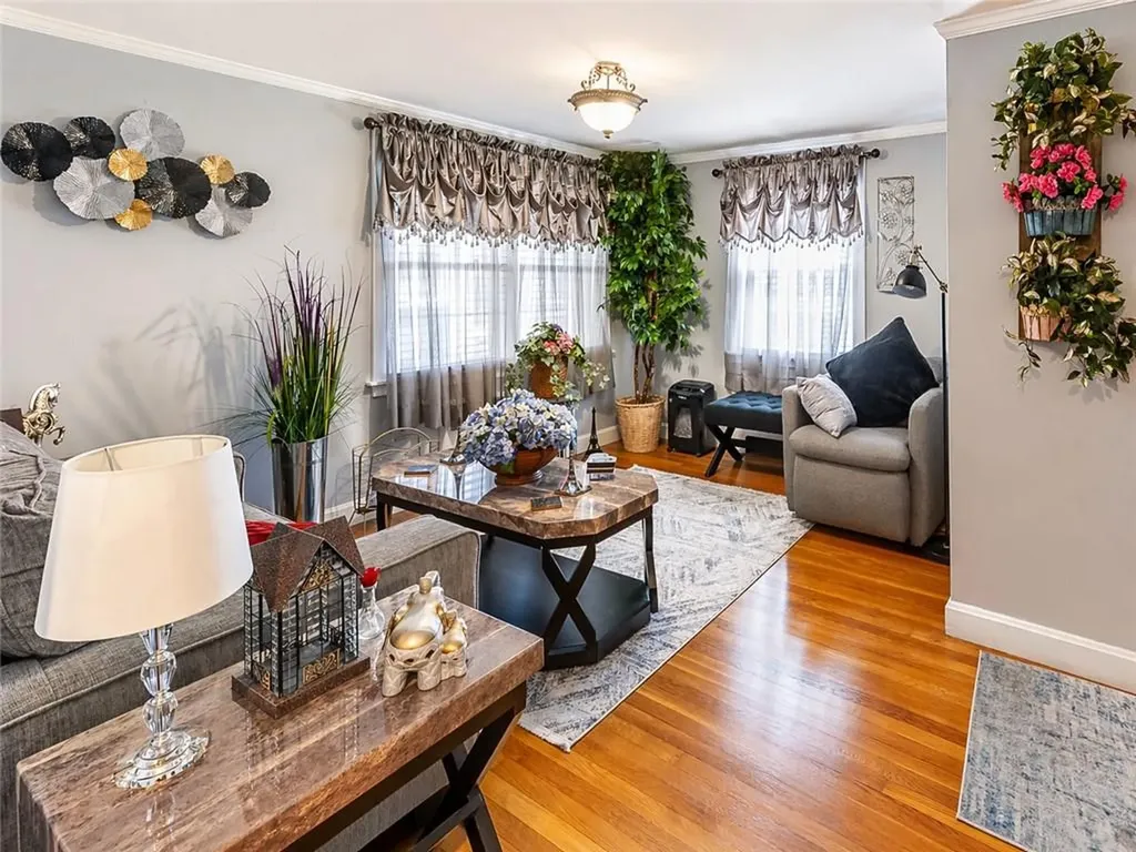 111 Wannamoisett Road East Providence RI 02914