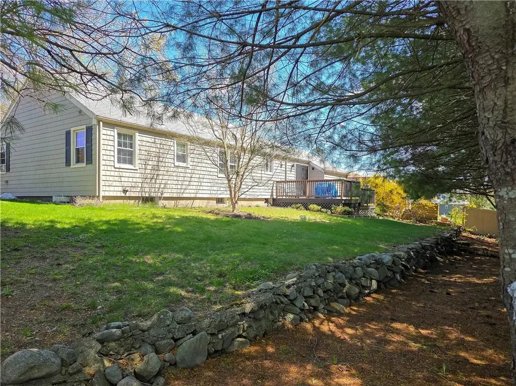 111 Wannamoisett Road East Providence RI 02914