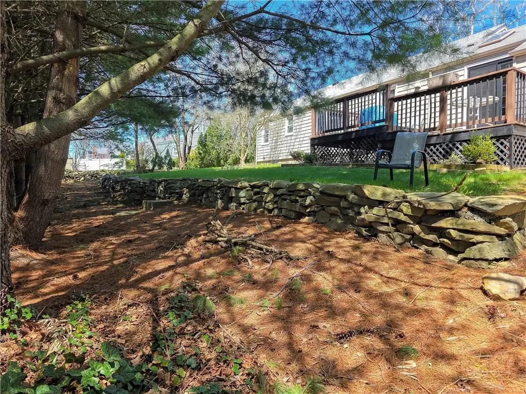 111 Wannamoisett Road East Providence RI 02914
