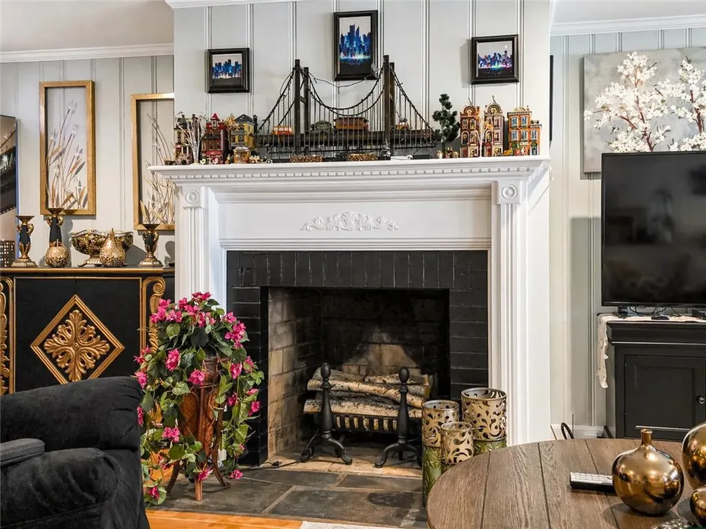 111 Wannamoisett Road East Providence RI 02914