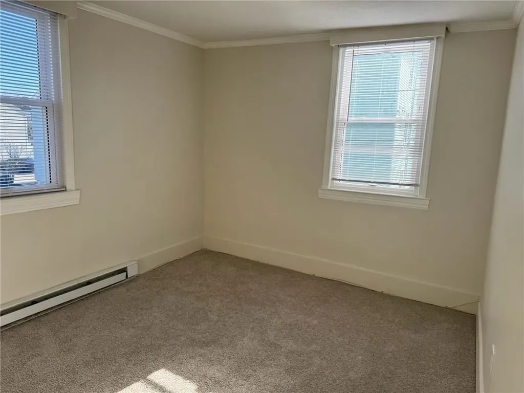 33 Saint Elizabeth Street Bristol RI 02809