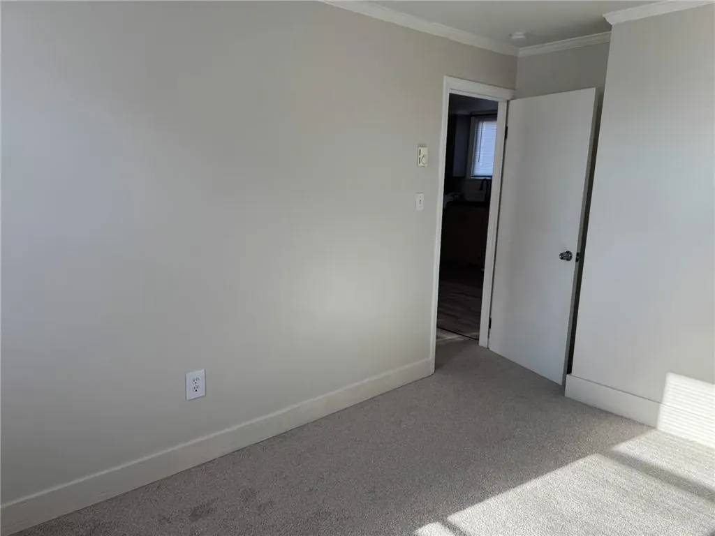33 Saint Elizabeth Street Bristol RI 02809