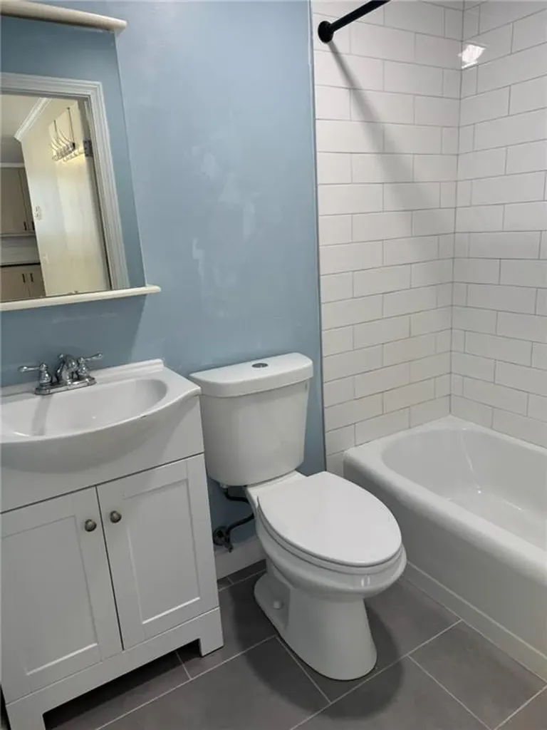 33 Saint Elizabeth Street Bristol RI 02809