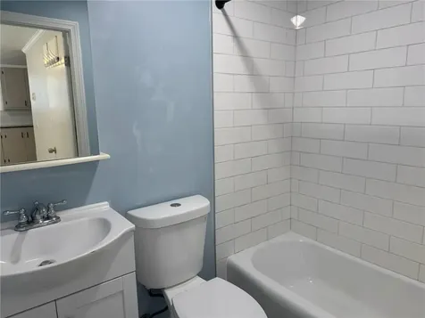 33 Saint Elizabeth Street Bristol RI 02809