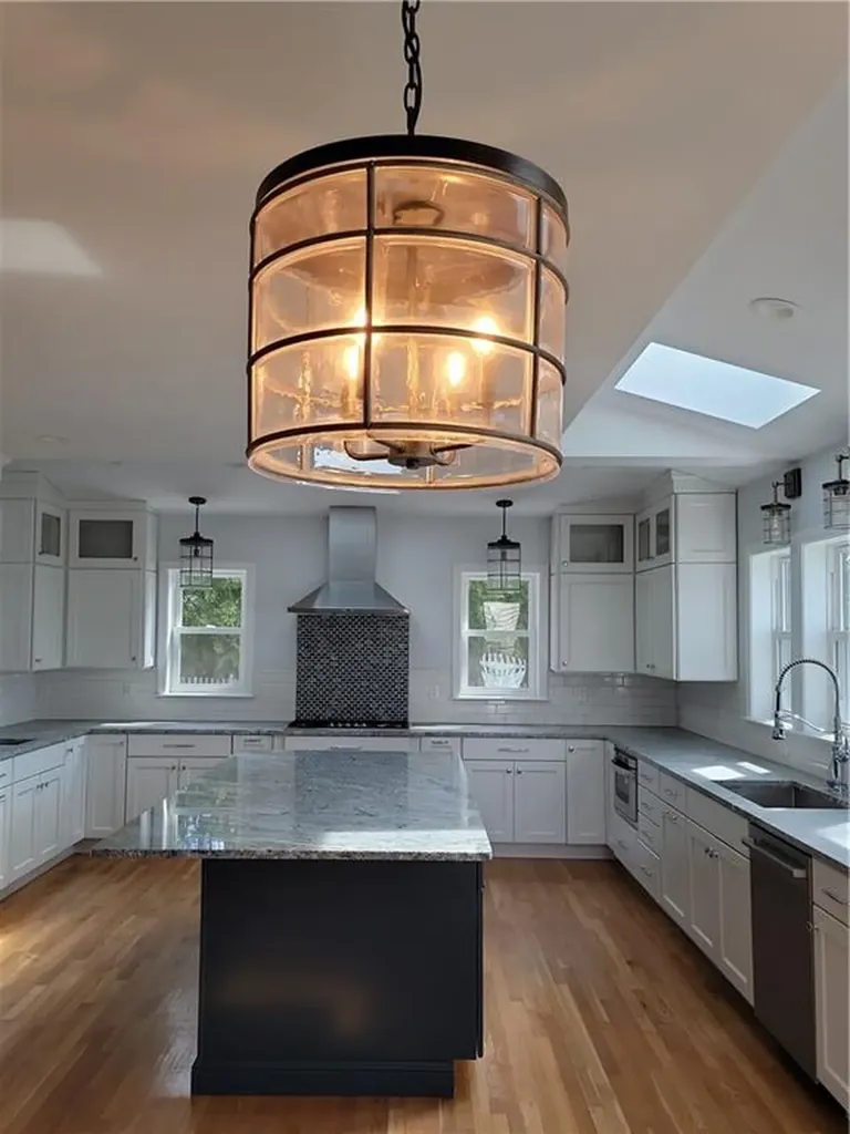 8 Bay Avenue Barrington RI 02806