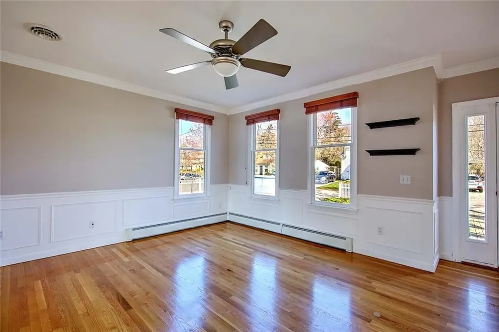 8 Bay Avenue Barrington RI 02806