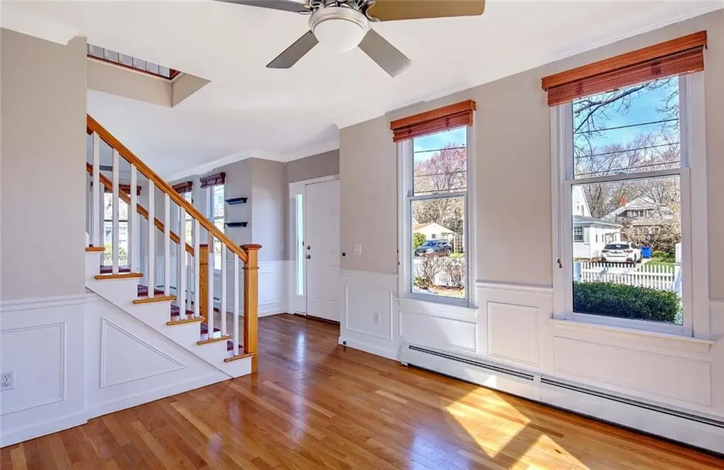 8 Bay Avenue Barrington RI 02806