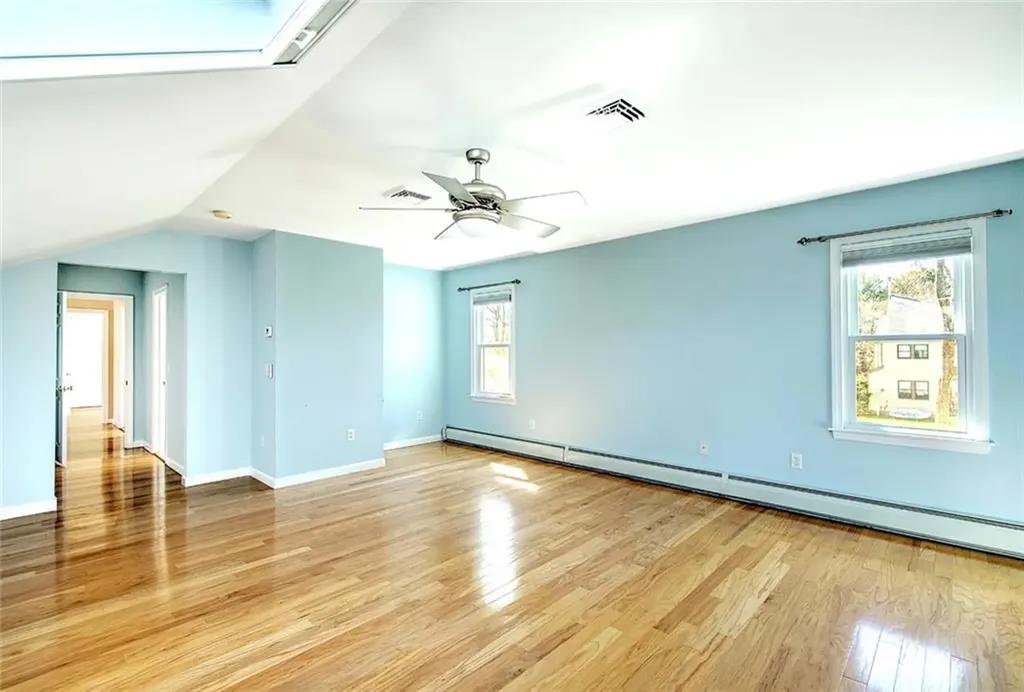 8 Bay Avenue Barrington RI 02806