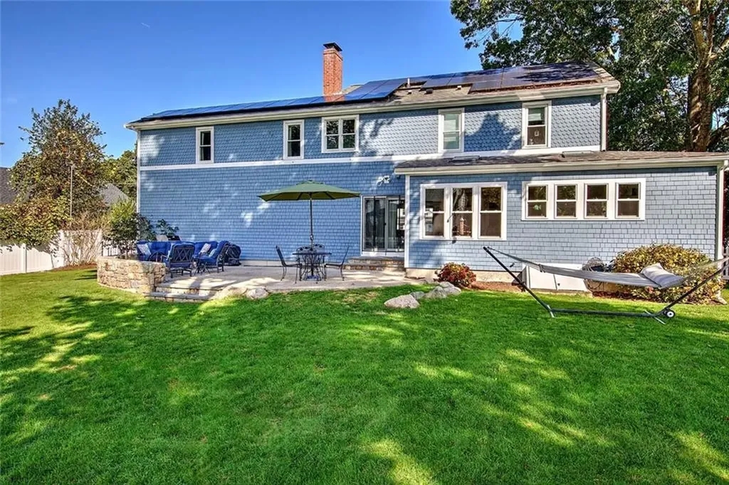 8 Bay Avenue Barrington RI 02806