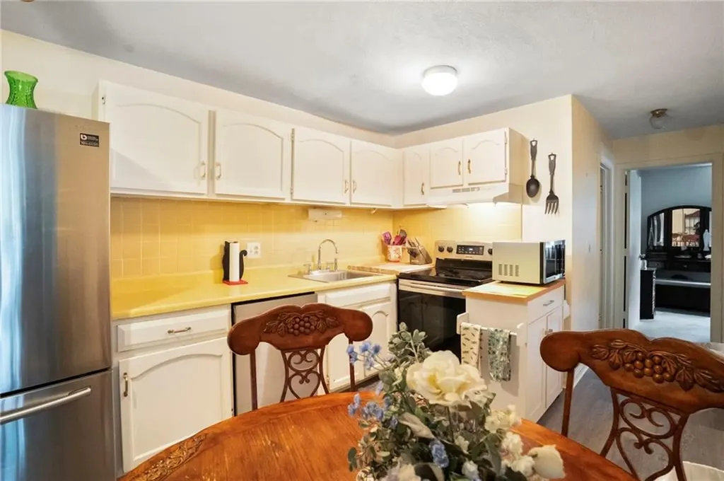 1190 Charles Street North Providence RI 02904