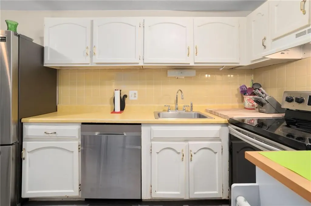 1190 Charles Street North Providence RI 02904